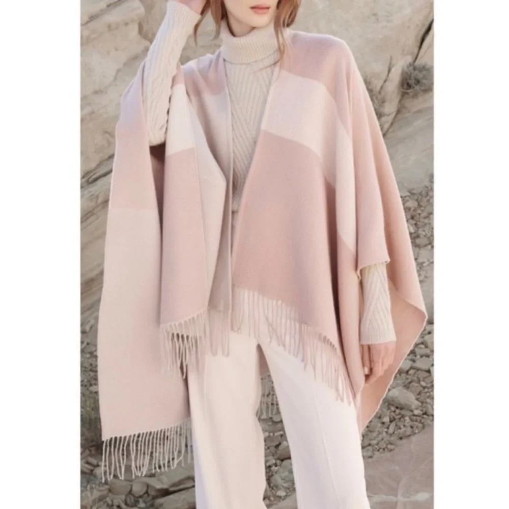 Soia & Kyo • Light Pink & Cream Colorblocked Open Poncho W/ Scarf Hem OS